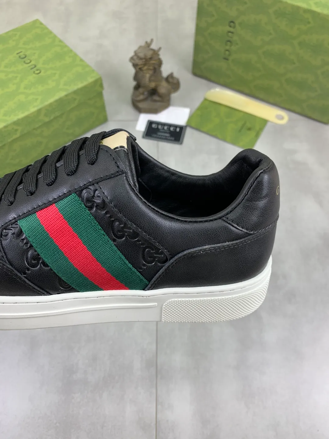 Men's Men's Shoes P420 💰[New Style] 🆘 The latest model from Gucci's official website🎁Classic casual and fashionable men's shoes👟Hot style💥Simple and elegant style, exclusive for trendy men. Unique latest brand elements from the official website👑Gucci original decoration, fashionable and generous, made of original soft calfskin fabric➕Comfortable soft sheepskin lining ✅The official website specifies wear-resistant rubber outsole_full of elasticity, classic model taken in real life🎬Color: 2️⃣colors available😍Number: 38-44